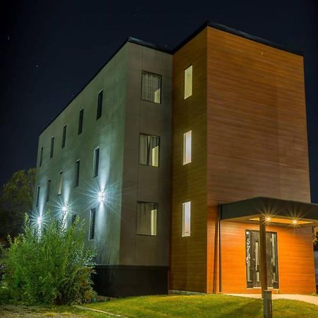 Clifton Hill Hideaway 2B -Two Bedroom Condo 나이아가라 폭포 외부 사진