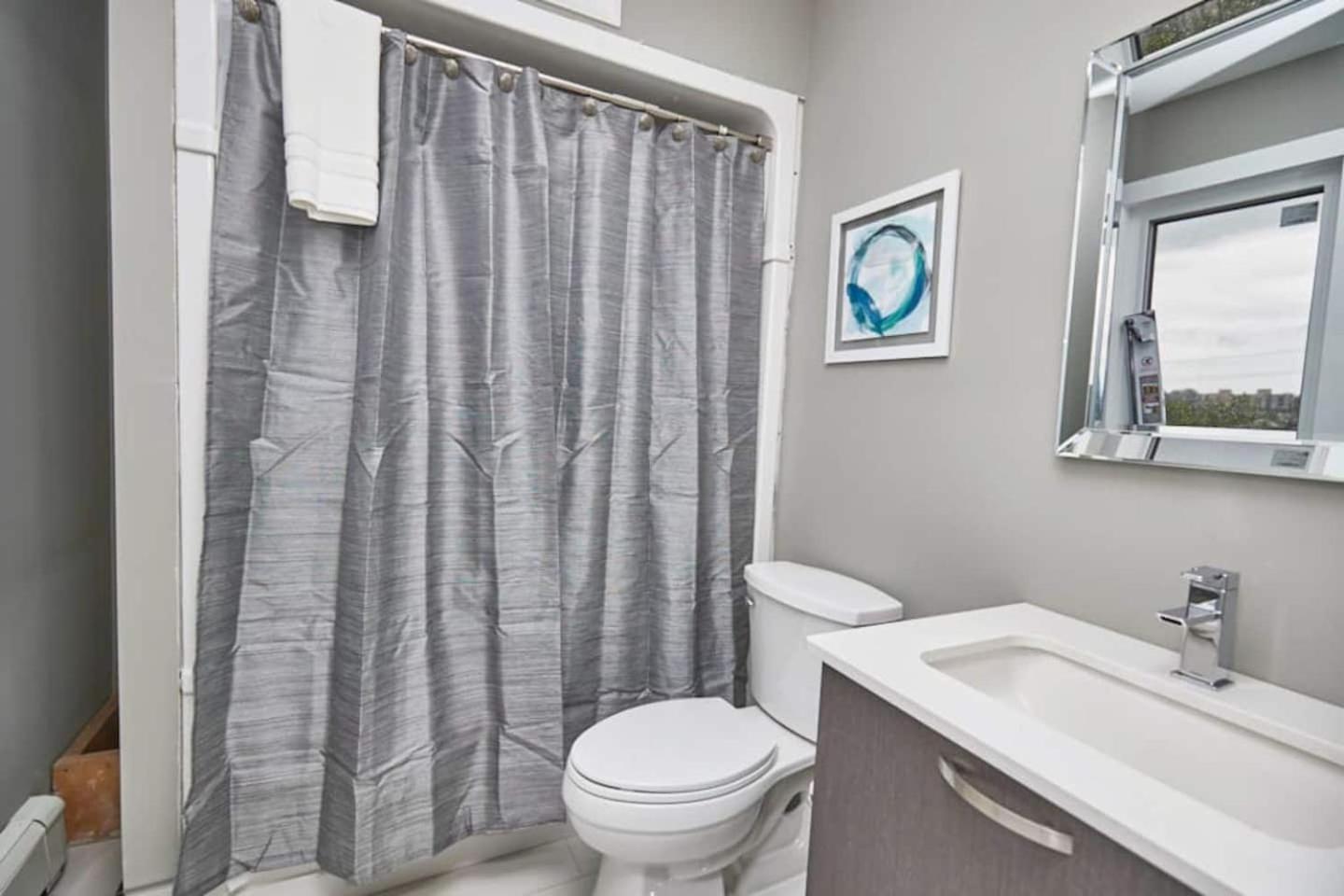 Clifton Hill Hideaway 2B -Two Bedroom Condo 나이아가라 폭포 외부 사진