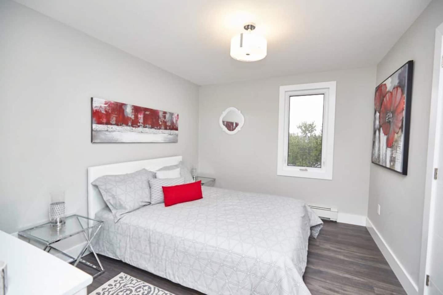 Clifton Hill Hideaway 2B -Two Bedroom Condo 나이아가라 폭포 외부 사진